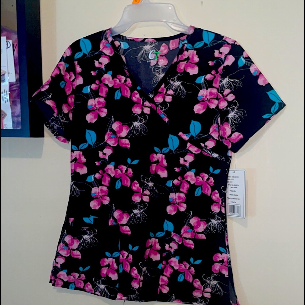 Brand new XS scrub set ! With tags
